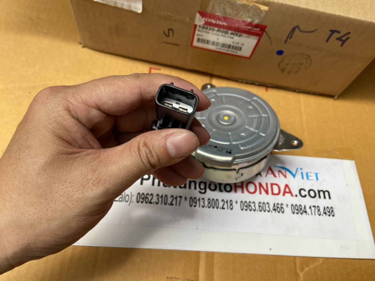 Mô tơ quạt làm mát két nước dàn nóng xe Honda BRIO